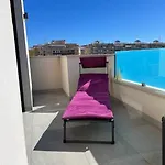 Penthouse Center Torrevieja, Private Terrace, Near The 托雷维耶哈