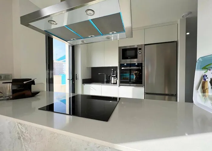 Penthouse Center Torrevieja, Private Terrace, Near The Appartement *