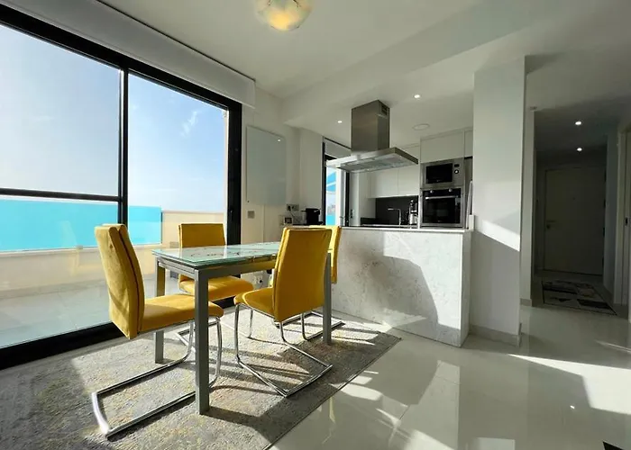 Appartement Penthouse Center Torrevieja, Private Terrace, Near The