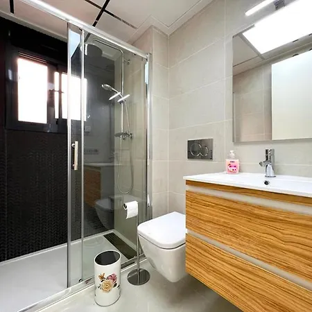 Penthouse Center Torrevieja, Private Terrace, Near The Apartamento Torrevieja