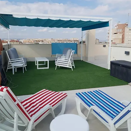 Penthouse Center Torrevieja, Private Terrace, Near The דירה טורבייחה